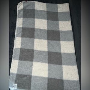 Brand:Tommy Hilfiger Color:White, Dark Grey, Light Grey